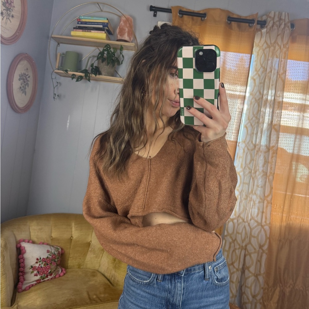 Urban Outfitters BDG // v neck cropped long sleeve sweater  top